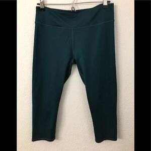 Fabletics capris leggings size medium